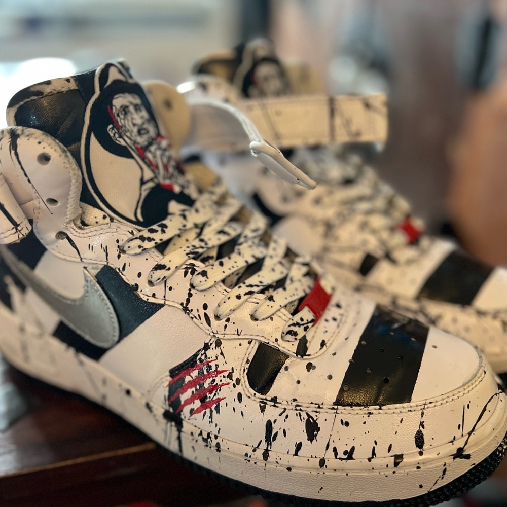 Nike High-Top Athletic Shoes - Black and White